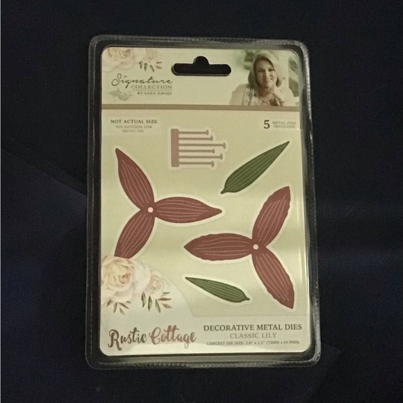 Sara Davies Signature Collection Classic Lily Die Set - Picture 2 of 2